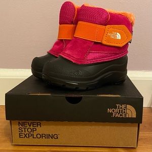 The North Face Toddler Alpenglow II Snow Boots | Size 5 | New in Box